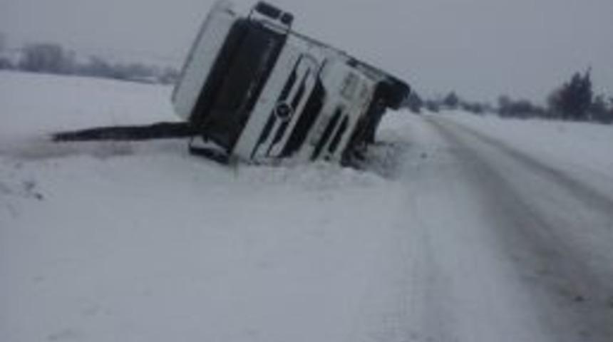 Tekirdağ&rsquo;da Kamyon Devrildi