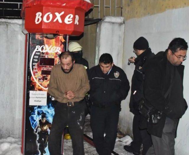 Yanan Barakasını G&ouml;zyaşları I&ccedil;inde Izledi 2