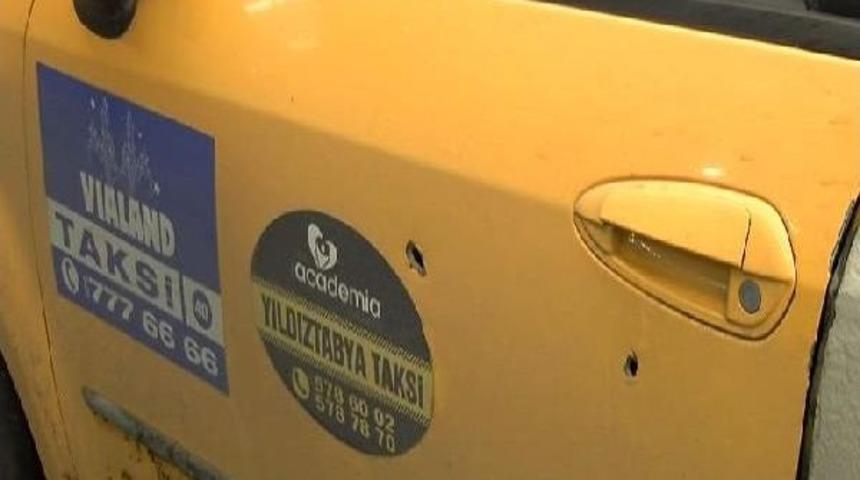 Gaziosmanpaşa'da Ticari Taksi S&uuml;r&uuml;c&uuml;s&uuml;ne Silahlı Saldırı: 1 Yaralı