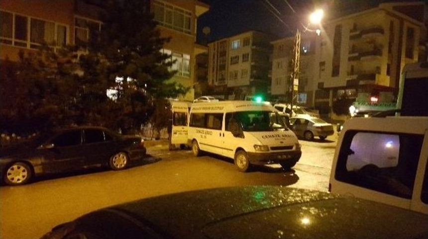 Başkent&rsquo;te Akraba Cinayeti: 2 &Ouml;l&uuml;