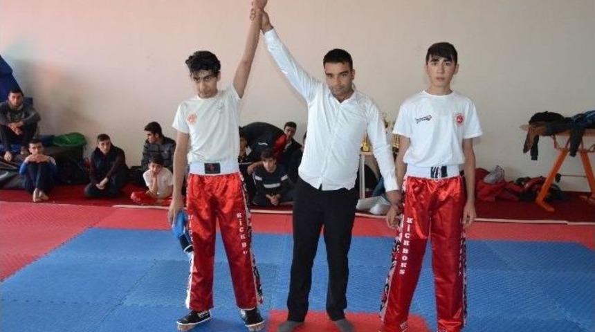 Kick Boks Okul Sporları İl Şampiyonası Yapıldı