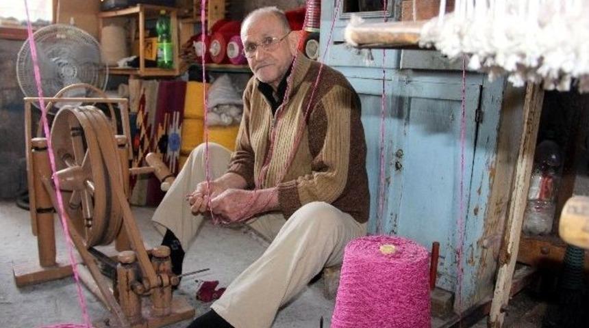 12 Metrekareden D&uuml;nyaya A&ccedil;ılan Kilim