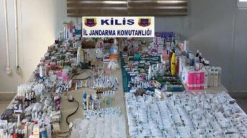 Kilis'te Konteyner Kentte 8 Bin Tıbbi Ila&ccedil; Ele Ge&ccedil;ti