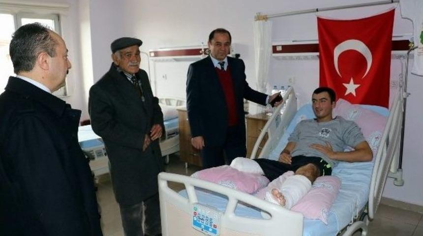 Şair Mithat Atahan&rsquo;dan Gazilere &lsquo;komando Marşı&rsquo; Hediyesi