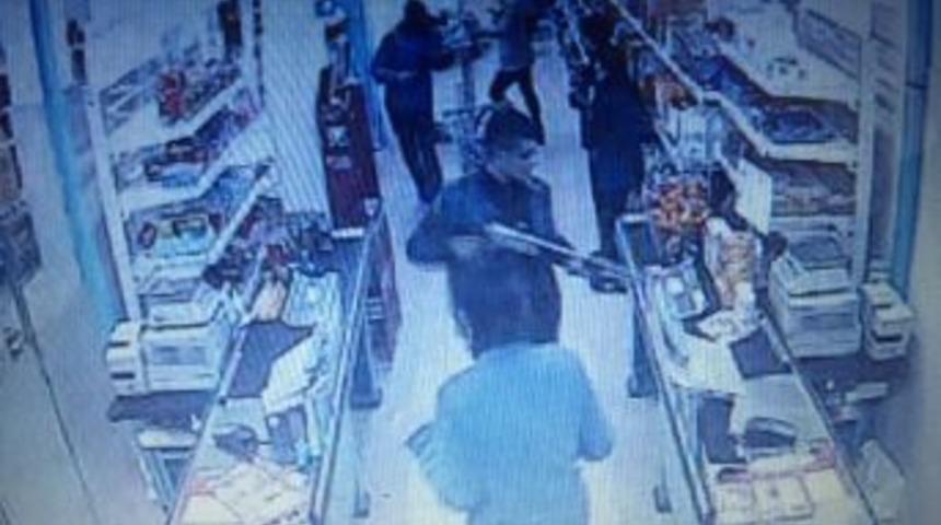Soygun Haberi İzleyip, Marketten Gasp Yaptılar