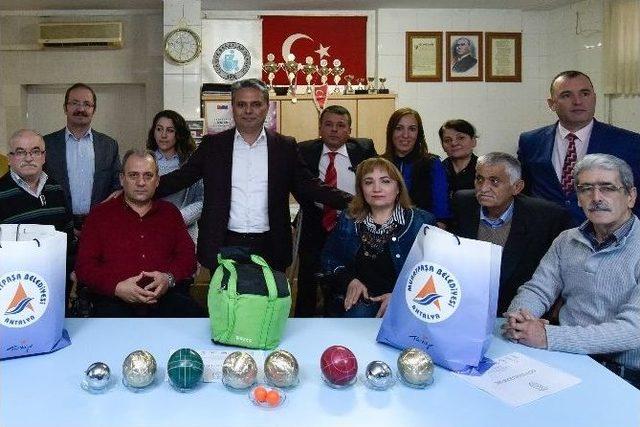 Başkan Uysal&rsquo;dan Engellilere Bocce Topu 1