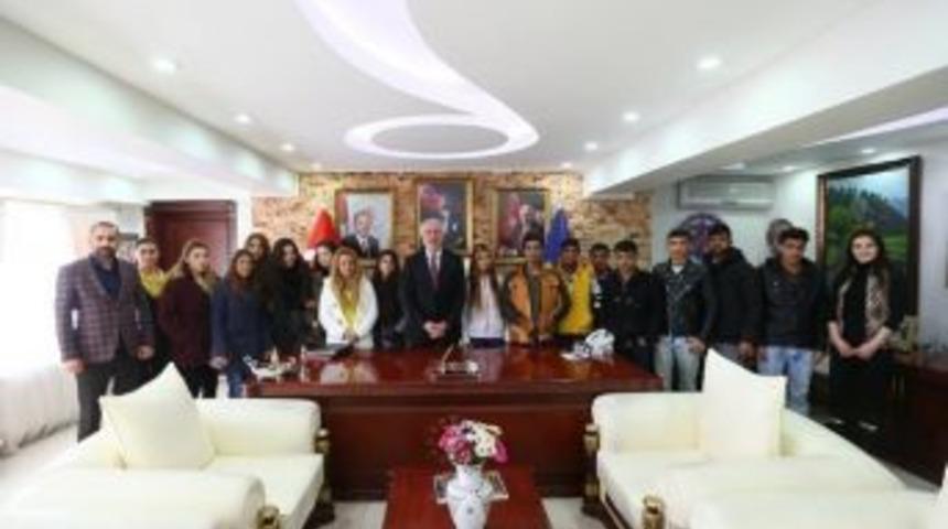 Kursiyerlerden Başkan Sara&ccedil;oğlu&rsquo;na Teşekk&uuml;r Ziyareti