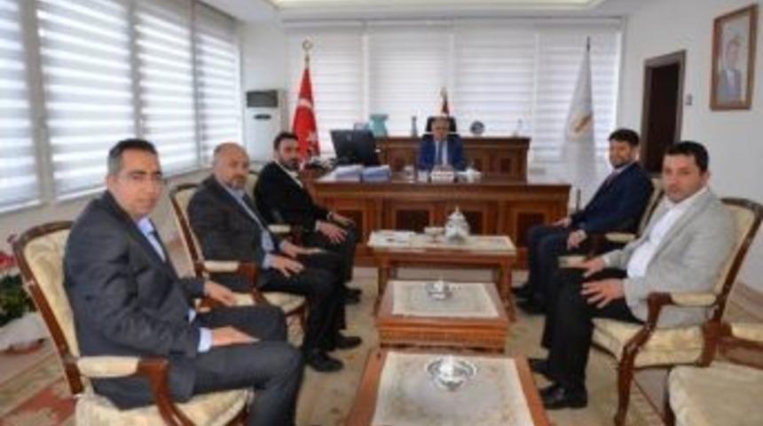 Ahmet Eşsiz: Bir &Uuml;lke M&uuml;hendis Ve Mimarlarının Omuzlarında Y&uuml;kselir