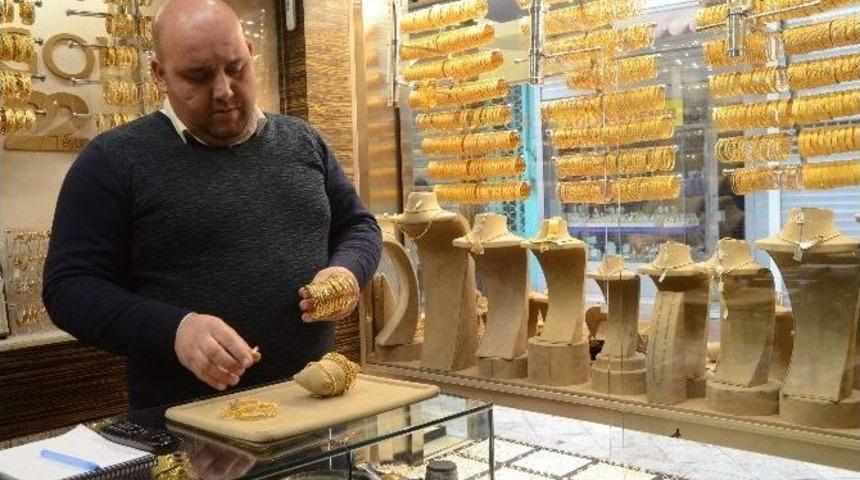 D&uuml;ğ&uuml;nlerde Ağır Takı D&ouml;nemi Bitti