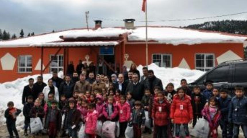 &Ouml;ğrencilere Giyecek Yardımı