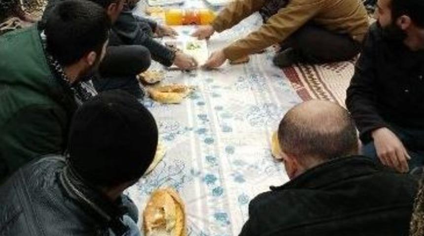 Şemdinli&rsquo;de Kış Ortası Piknik Keyfi