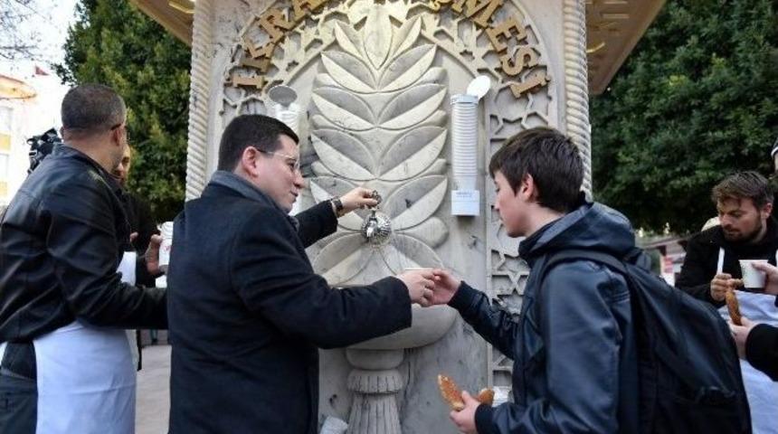 Kepez Belediyesi Sıcak &Ccedil;orba Dağıtıyor