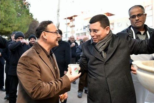 Kepez Belediyesi Sıcak &Ccedil;orba Dağıtıyor 2