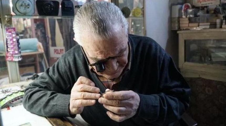 67 Yıldır Saat Tamirciliği Yapıyor