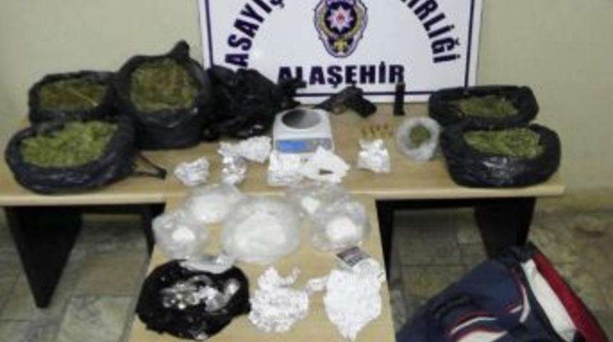 Zehir Taciri &Ccedil;ifte Uyuşturucu Operasyonu