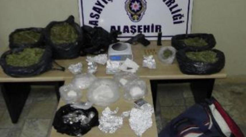 Evli &Ccedil;ifte Uyuşturucu G&ouml;zaltısı