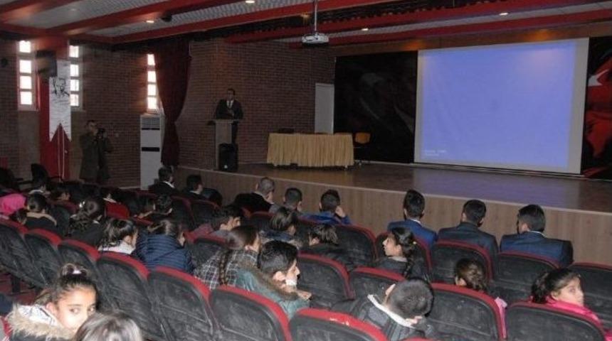 Silopi&rsquo;de &Ouml;ğrencilere Bilin&ccedil;li Elektrik T&uuml;ketimi Anlatıldı