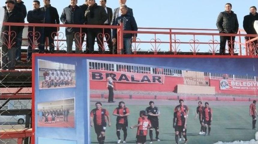 Yaşar: &ldquo;van İ&ccedil;in Sporu Desteklemeye Devam Edeceğiz&rdquo;