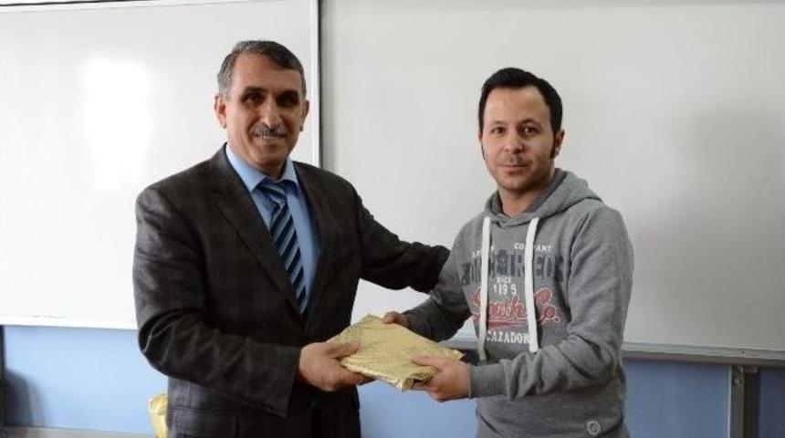 Adilcevaz&rsquo;da Dereceye Giren &Ouml;ğrenciler &Ouml;d&uuml;llendirildi