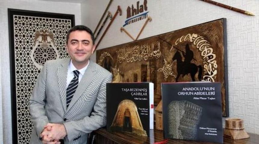 Ahlat Kaymakamlığı'ndan Iki Ayrı Tanıtım Kitabı