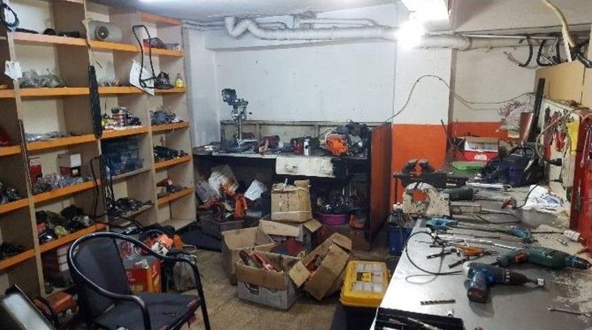 D&uuml;zce Polisinden Silah Tacirlerine Eş Zamanlı Baskın