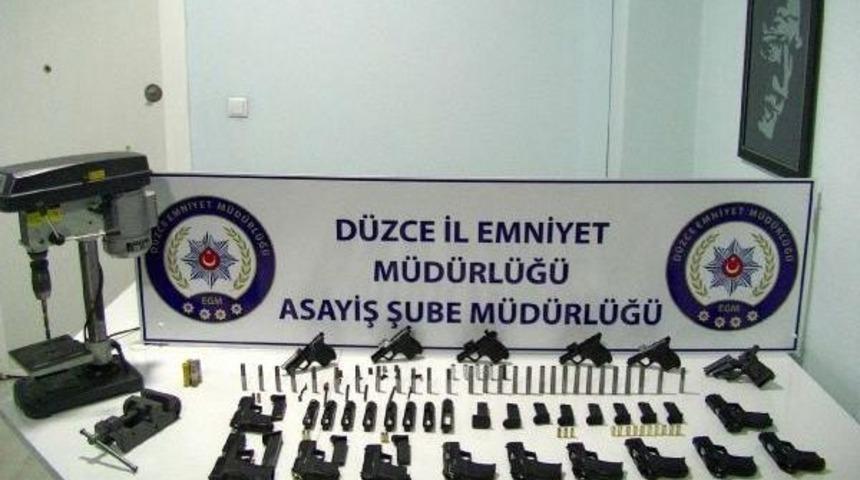 D&uuml;zce'de Kurusıkıdan Bozma Silah &Uuml;retimine 2 Tutuklama