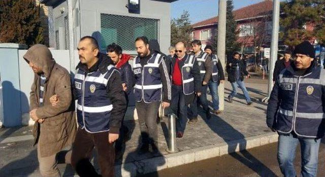 D&uuml;zce de Kurusıkıdan Bozma Tabanca &Uuml;reten 6 Kişiye G&ouml;zaltı 1