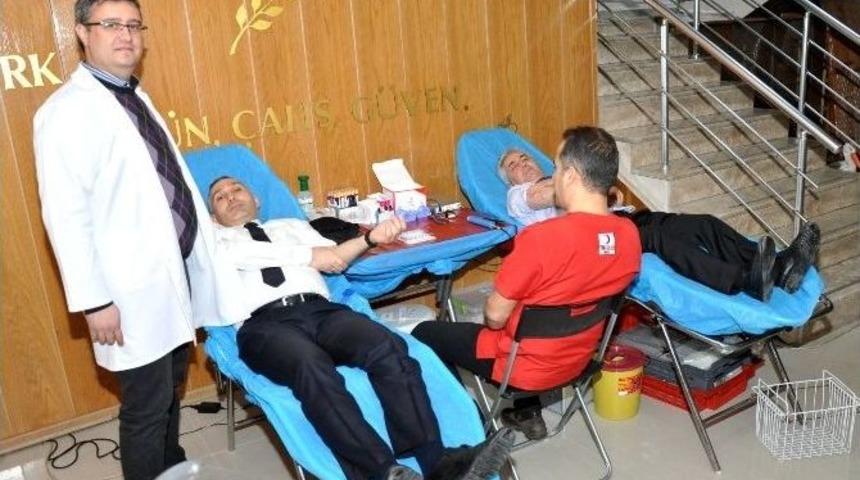 Tarım Personelinden Kızılay&rsquo;a Kan Bağışı