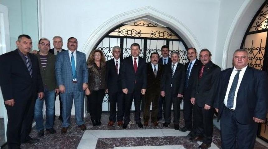 Vali &Ccedil;elik&rsquo;ten T&uuml;rkiye Muhtarlar Derneği Eskişehir Şubesi&rsquo;ne Ziyaret