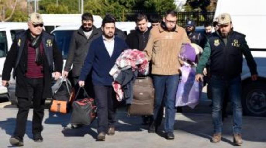 Antalya'da 10 Fet&ouml; Ş&uuml;phelisi Adliyede