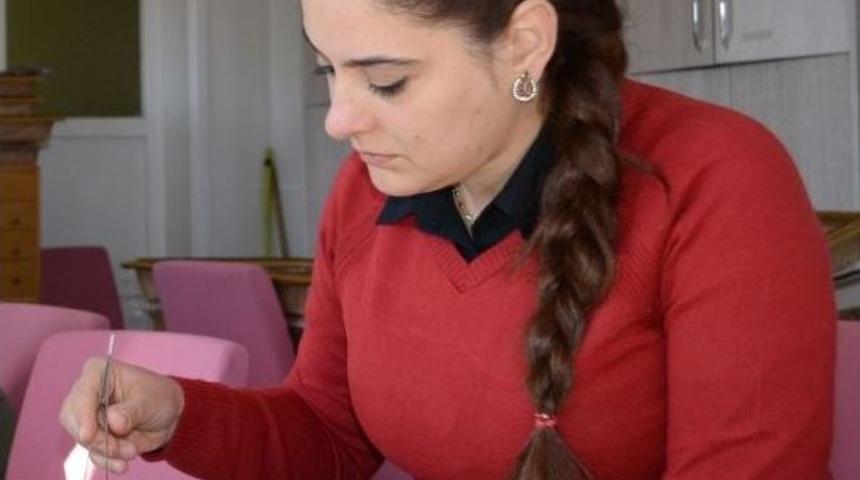 Başkan Hakan&rsquo;dan El Sanatları Kursuna Ziyaret