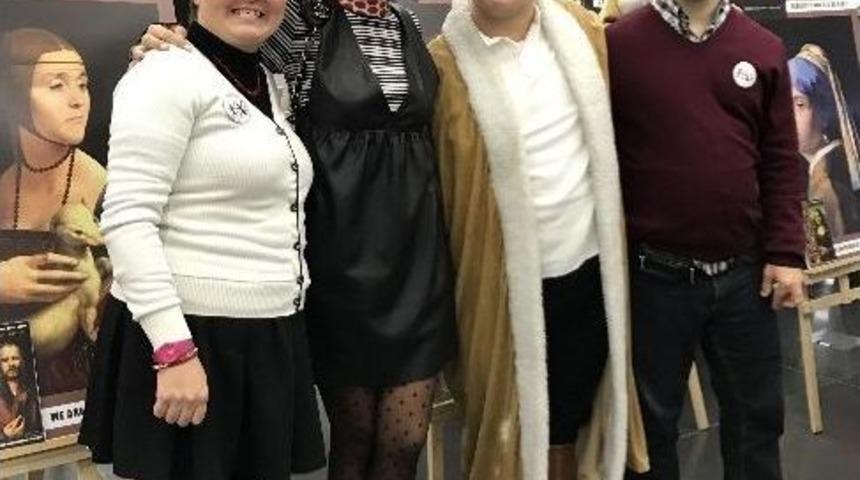 Berko İla&ccedil;, İzev&rsquo;in &ldquo;sanat Ve Biz&rdquo; Projesine Destek Oldu