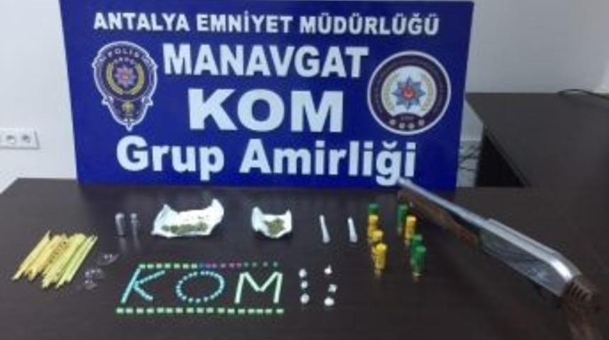 Uyuşturucu Tacirleri Tutuklandı