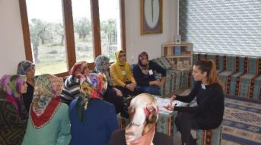 Kemalpaşa&rsquo;da Bilin&ccedil;lenme Eğitimlerinin Startı Kadınlardan