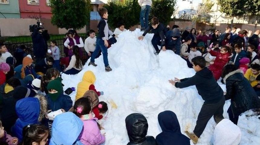 B&uuml;y&uuml;kşehir Belediyesi Okul Bah&ccedil;esine Kar Getirdi
