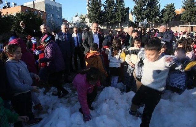 B&uuml;y&uuml;kşehir Belediyesi Okul Bah&ccedil;esine Kar Getirdi 2