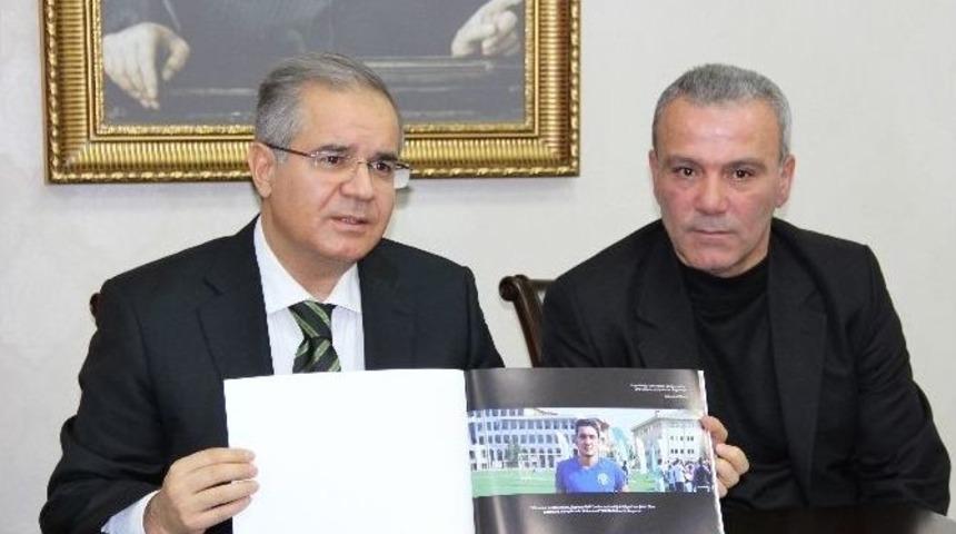 15 Temmuz&rsquo;da Yaşananlar Ve Şehit Muhammed Yal&ccedil;ın Anısına Kitap Ve Cd Bastırıldı