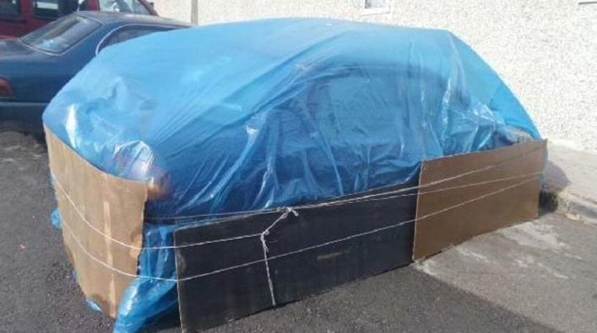 Arabasını Soğuğa Karşı Paketledi