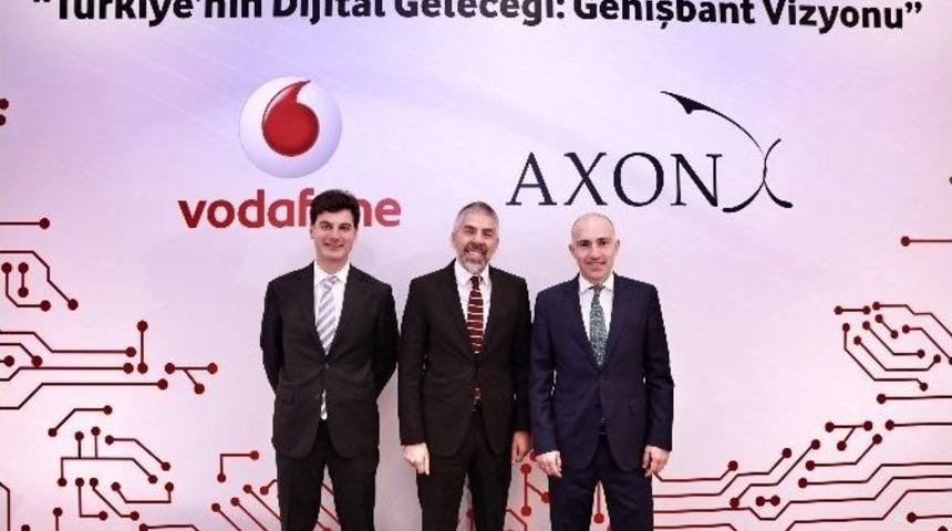 Vodafone T&uuml;rkiye&rsquo;den Ulusal Genişbant İ&ccedil;in Kesintisiz Yatırım Mesajı