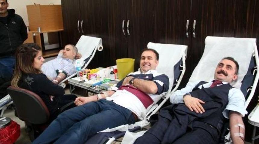 Bing&ouml;l Adliyesi'nden Kızılay'a Kan Bağışı