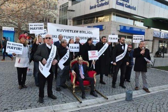 İzmir'de Chp'den Başkanlık Sistemine 'taht Ve Taçlı' Protesto