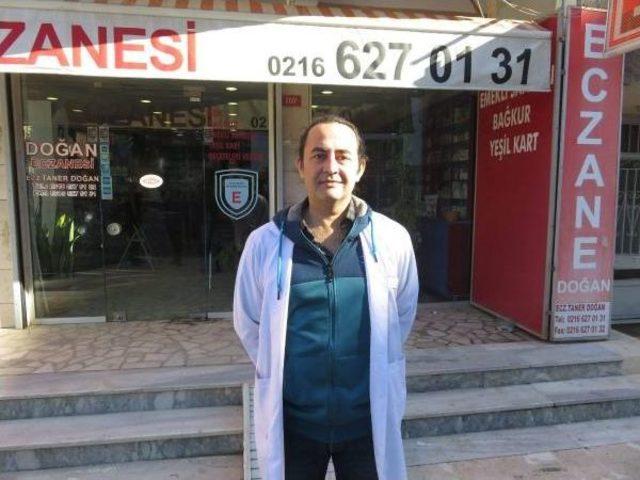 Eczacı Silahlı Soyguncuyu Kapı &Ouml;n&uuml;ne Atınca Kurşunların Hedefi Oldu 2