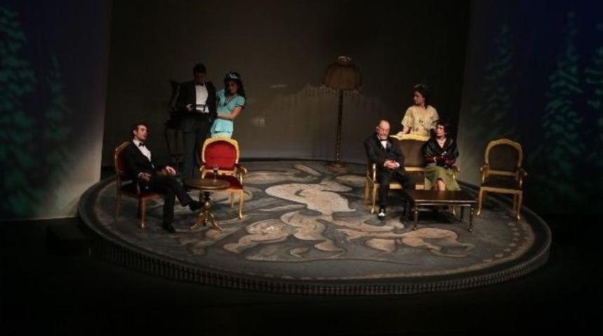 Denizli&rsquo;de &ldquo;para&rdquo; Oyunu Sahnelendi