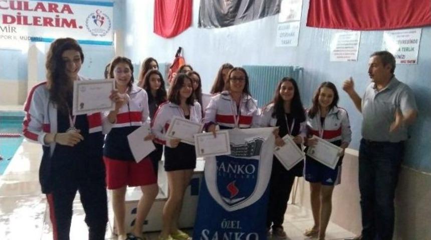 Sanko Okulları Gen&ccedil; Y&uuml;z&uuml;c&uuml;lerinin Başarısı