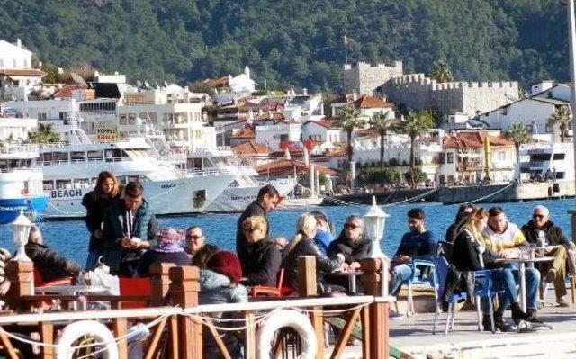 Ocak Ayında Bahar Havasının Yaşandığı Marmaris te Sahiller Doldu 3