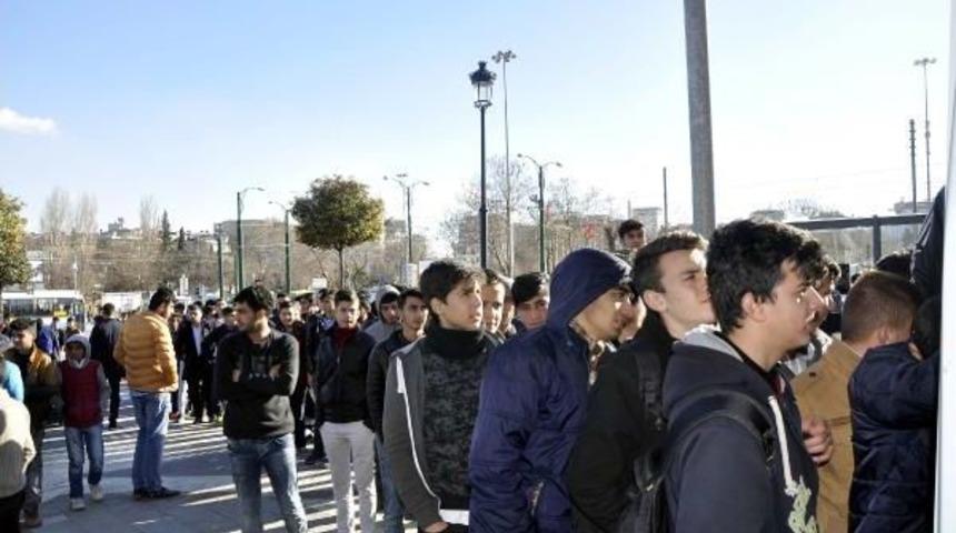 Gaziantep'te Passolig Kuyruğu