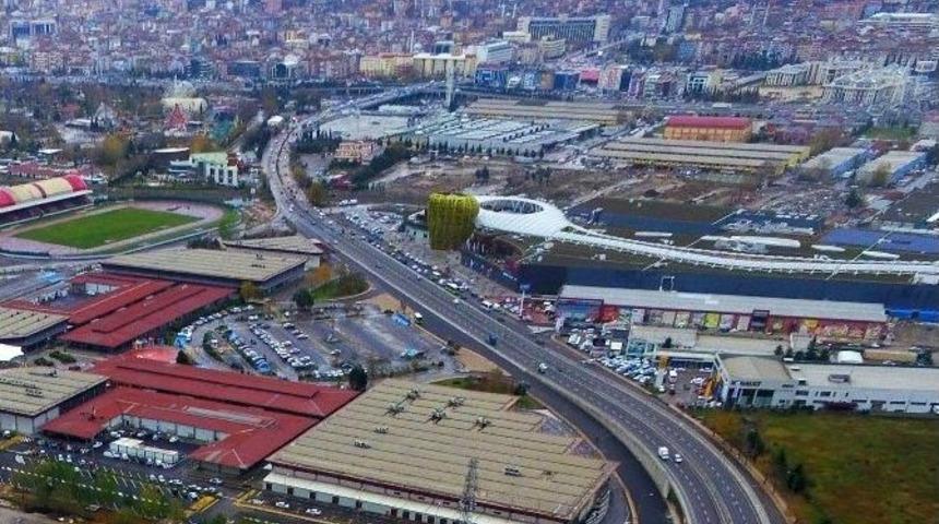 Outlet Center Yoluna Yaya Ge&ccedil;idi