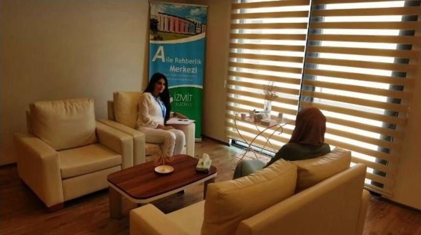 İzmit&rsquo;te Vatandaşlara &Uuml;cretsiz Danışmanlık Hizmeti