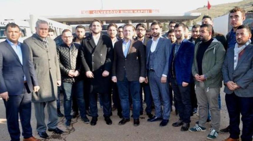 Ak Partili Gen&ccedil;ler Suriye'ye 25'inci Tır'ı Uğurladı