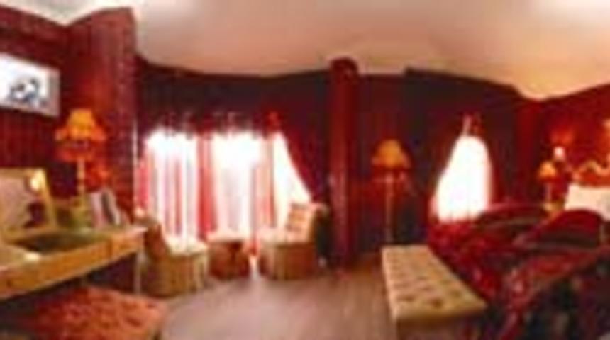 Tutkulu Aşlkar Amisos'ta Yaşanır